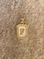 Charm Iniziale Madreperla