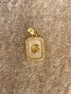 Charm Iniziale Madreperla