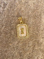 Charm Iniziale Madreperla